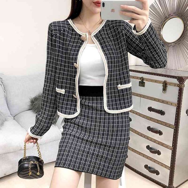 women fashion plaid knitted 2 piece autumn winter short jacket cardigan+bodycon mini skirt office lady 2pcs clothing set 210416, White
women fashion plaid knitted 2 piece autumn winter short jacket cardigan+bodycon mini skirt office lady 2pcs clothing set 210416, White