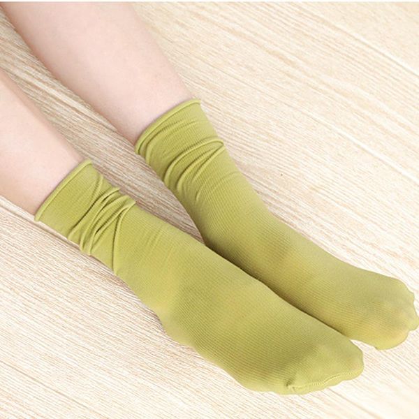 socks & hosiery ladies solid color wild candy mid-tube calf velvet thin section breathable soft straight leg without heel f05, Black;white 
socks & hosiery ladies solid color wild candy mid-tube calf velvet thin section breathable soft straight leg without heel f05, Black;white