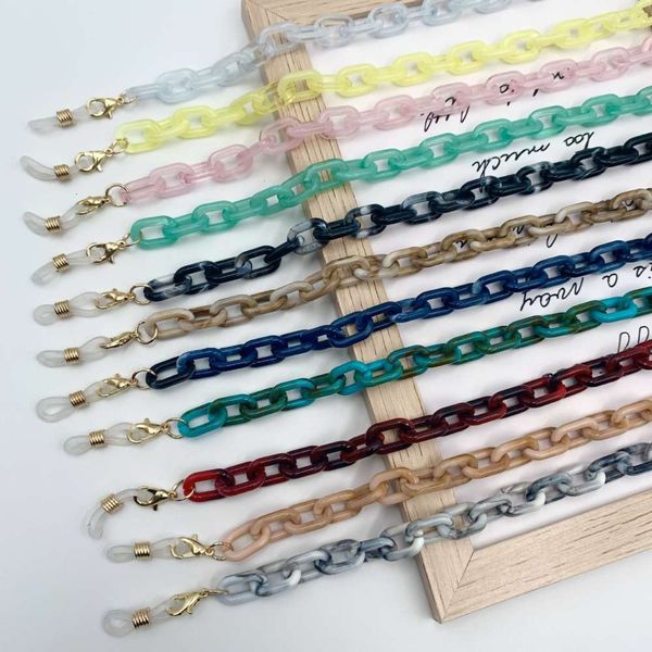 eyeglasses chain 
eyeglasses chain