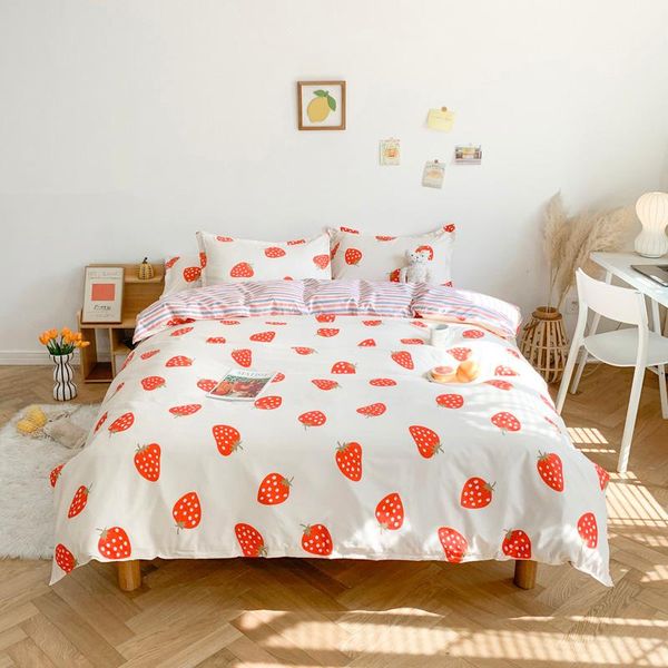 bedding sets simple strawberry set with pillowcase duvet cover bed linen sheet single 4pcssize quilt covers bedclothes
bedding sets simple strawberry set with pillowcase duvet cover bed linen sheet single 4pcssize quilt covers bedclothes