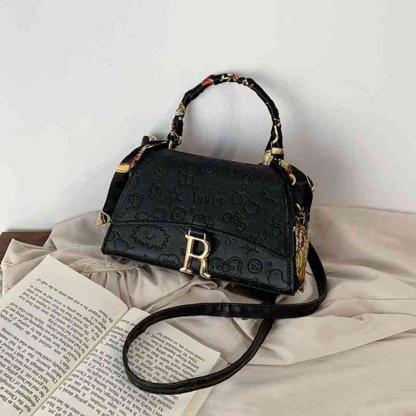 2022 factory wholesale new model direct hands autumn textured silk scarf diagonal straddle single shoulder versatile women's portable s
2022 factory wholesale new model direct hands autumn textured silk scarf diagonal straddle single shoulder versatile women's portable s