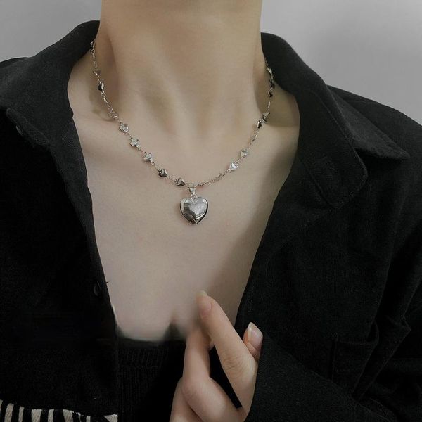 pendant necklaces unusual love heart necklace for women exquisite silver color metallic splice chain fashion jewellery
pendant necklaces unusual love heart necklace for women exquisite silver color metallic splice chain fashion jewellery