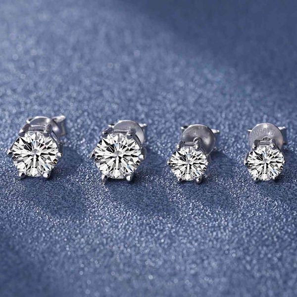 sterling sier s925 six claw earrings are plated with morsonite. the same american d-color drill au750, Golden
sterling sier s925 six claw earrings are plated with morsonite. the same american d-color drill au750, Golden