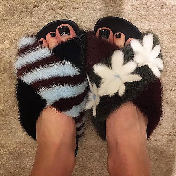 slippers fur woman summer sandals fashion flowers flat shoes women slides outside furry mixed colors ladies, Black
slippers fur woman summer sandals fashion flowers flat shoes women slides outside furry mixed colors ladies, Black