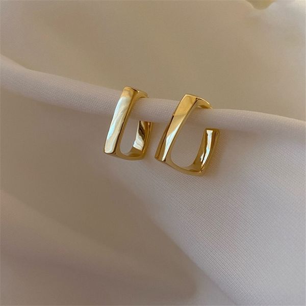 sgh cool wind texture geometric metal women's s925 silver needle and earrings versatile niche stud temperament fashionable earrings, Golden;silver
sgh cool wind texture geometric metal women's s925 silver needle and earrings versatile niche stud temperament fashionable earrings, Golden;silver