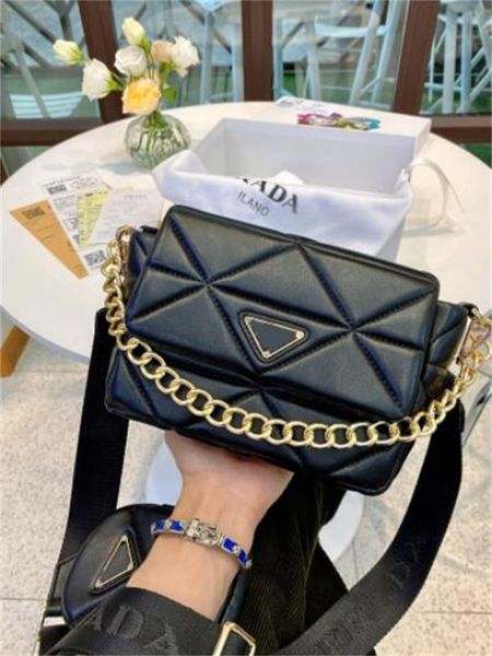 classic woman hand bags genuine leather flap clutch shoulder small female package lamb purse gold chain fashion bag wholesale
classic woman hand bags genuine leather flap clutch shoulder small female package lamb purse gold chain fashion bag wholesale