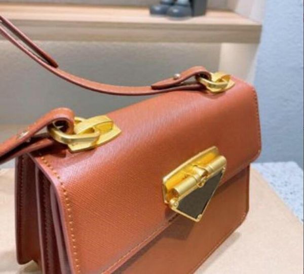 women shoulder bags designer crossbody bag fashion quilted heart leather diagonal handbags female famous designer purse handbag
women shoulder bags designer crossbody bag fashion quilted heart leather diagonal handbags female famous designer purse handbag