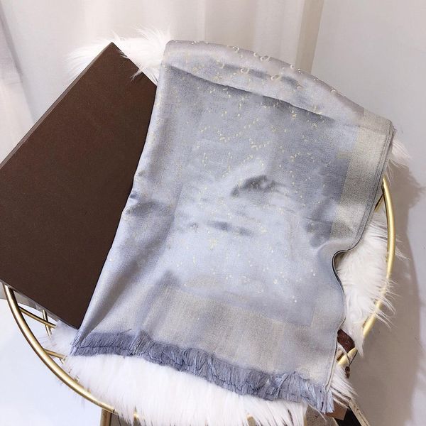 2021 beautiful letter silk and wool fashion scarf ladies decorative 180*70cm european style no box vfd6, Blue;gray
2021 beautiful letter silk and wool fashion scarf ladies decorative 180*70cm european style no box vfd6, Blue;gray