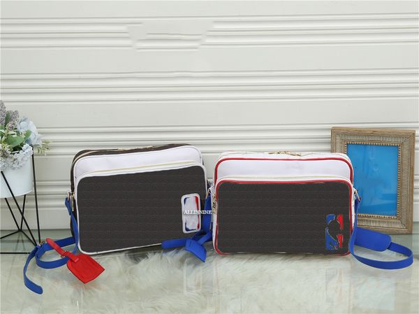 cross body bags flower with bna together ornament fashion handbags 2021
cross body bags flower with bna together ornament fashion handbags 2021