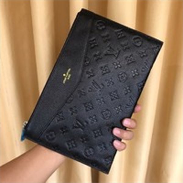 high brand designer feeling, luxury 0m0t hand quality bag, imported layer cowhide, very hardware soft hand
high brand designer feeling, luxury 0m0t hand quality bag, imported layer cowhide, very hardware soft hand