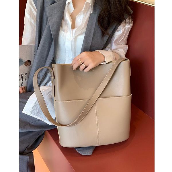 evening bags leather bucket bag 2021 autumn and winter high-grade large women's hand-held single shoulder capacity mother
evening bags leather bucket bag 2021 autumn and winter high-grade large women's hand-held single shoulder capacity mother