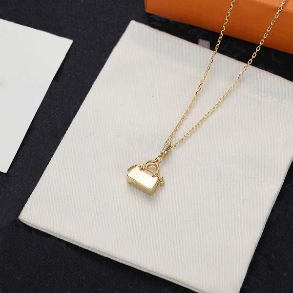 women's pendant gold necklace light luxury personalized fashion item versatile valentine's day gift souvenir for friends and lover, Silver
women's pendant gold necklace light luxury personalized fashion item versatile valentine's day gift souvenir for friends and lover, Silver