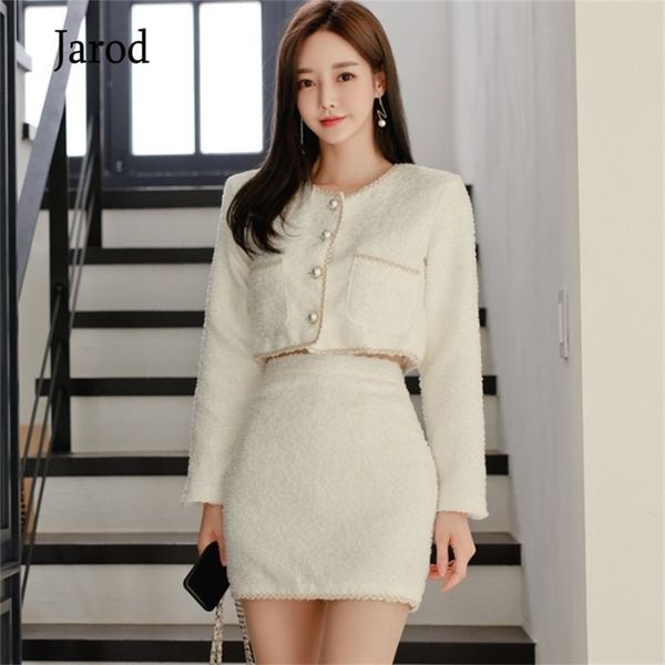 autumn winter vintage women tweed single breasted short coat + mini skirt outfits suit female elegant fashion 2 piece sets 210519, White
autumn winter vintage women tweed single breasted short coat + mini skirt outfits suit female elegant fashion 2 piece sets 210519, White