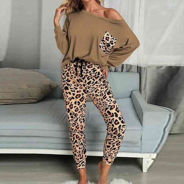 leopard print two piece womenpant set long sleeve o neck pullovers crop pants sweatpants pant suits homewear, White
leopard print two piece womenpant set long sleeve o neck pullovers crop pants sweatpants pant suits homewear, White