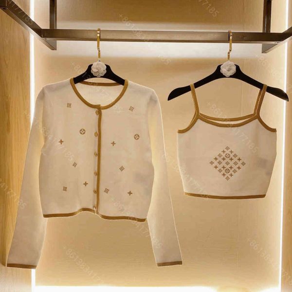 high-end women wool sweater coat camisole vest 2 piece suit designer clothes ladies long sleeve hoodie jacket winter girls louisclothes bra, White;black
high-end women wool sweater coat camisole vest 2 piece suit designer clothes ladies long sleeve hoodie jacket winter girls louisclothes bra, White;black