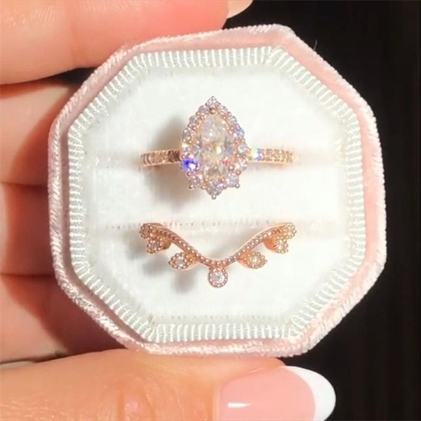 cluster rings women luxury drop shaped crown wedding ring rhinestone inlaid delicate bridal engagement for banquet cocktail jewelry, Golden;silver
cluster rings women luxury drop shaped crown wedding ring rhinestone inlaid delicate bridal engagement for banquet cocktail jewelry, Golden;silver