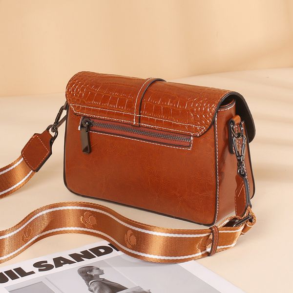 2021 new bags womens fashion oil wax genuine leather womens bag korean style versatile contrast color portable messenger shoulder bag
2021 new bags womens fashion oil wax genuine leather womens bag korean style versatile contrast color portable messenger shoulder bag