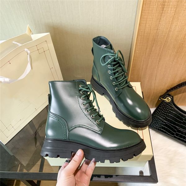 2021 designer soft cowhide boots rubber platform boot women sneakers black green leather snow shortboots round head sneaker thick bottom sho
2021 designer soft cowhide boots rubber platform boot women sneakers black green leather snow shortboots round head sneaker thick bottom sho