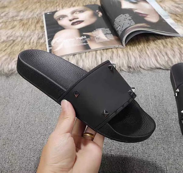 2022 men women slipper font shoes slide fashion sandals flat flip flop with box size 35-46, Black
2022 men women slipper font shoes slide fashion sandals flat flip flop with box size 35-46, Black