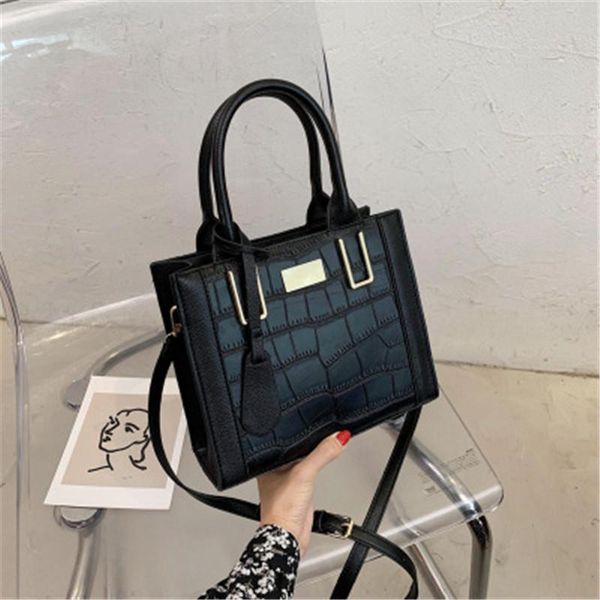 female shoulder bags for women 2021 fashion crossbody bag luxury handbags designer travel sac a main cross body
female shoulder bags for women 2021 fashion crossbody bag luxury handbags designer travel sac a main cross body