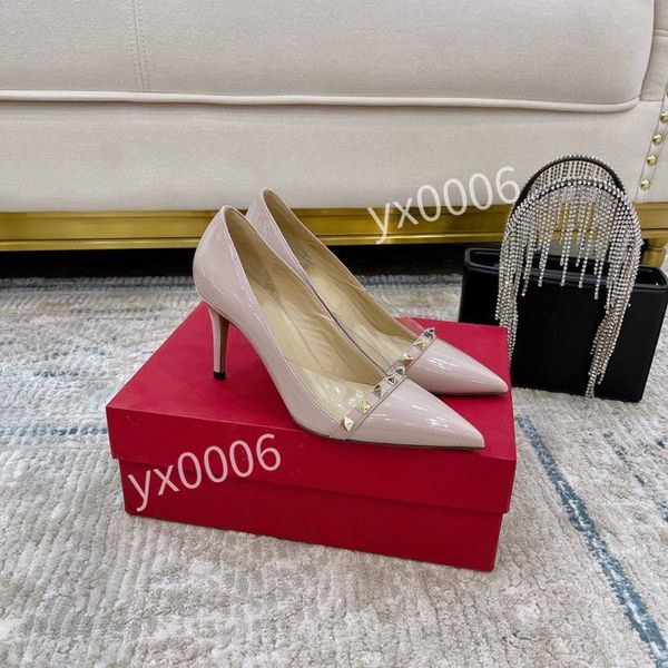 2021 new style gray 35-42 black fabric mesh fashion shoes comfortable breathable men's and women's sports genuine leathe yh211208, Red;white
2021 new style gray 35-42 black fabric mesh fashion shoes comfortable breathable men's and women's sports genuine leathe yh211208, Red;white