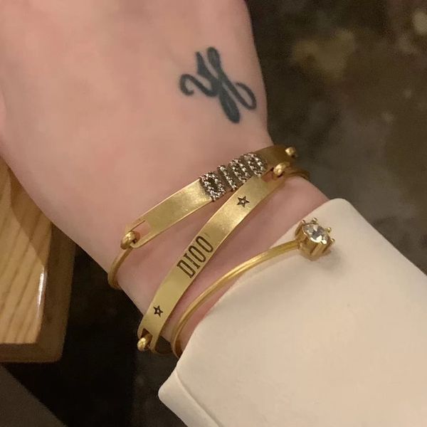 75% off design three piece bracelet diamond inlaid brass old bronze color various wearing styles, Golden;silver
75% off design three piece bracelet diamond inlaid brass old bronze color various wearing styles, Golden;silver