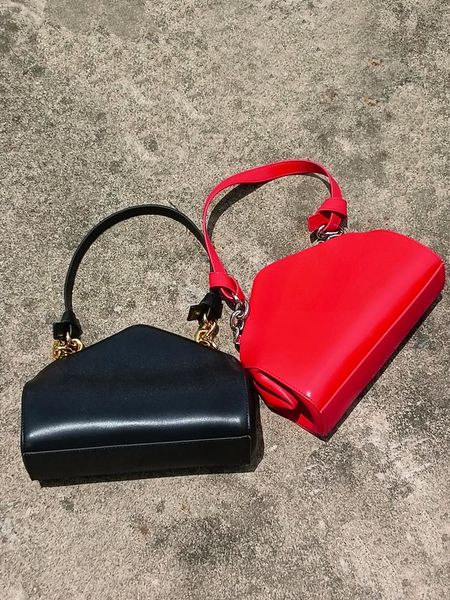 evening bags 2021 luxury designer small handbag for women short straps cow leather shoulder bag delicate chain crossbody
evening bags 2021 luxury designer small handbag for women short straps cow leather shoulder bag delicate chain crossbody