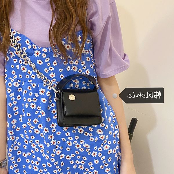 korean mini thick chain black portable small square bag women's new summer 2021 breast lipstick change satchel
korean mini thick chain black portable small square bag women's new summer 2021 breast lipstick change satchel