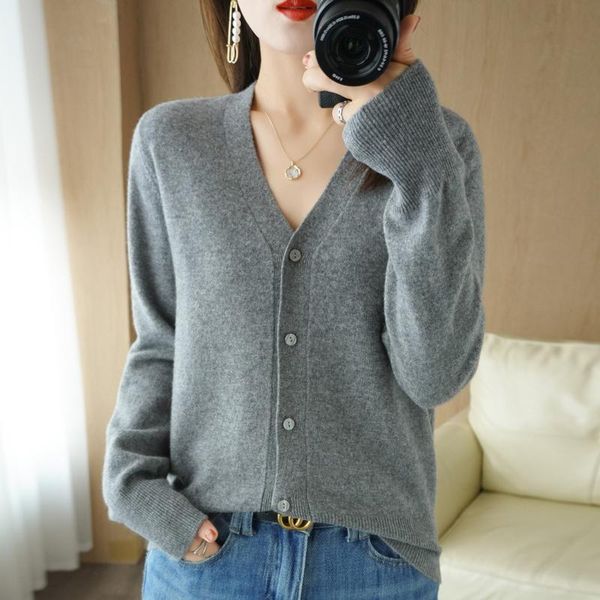 women's knits & tees 100% pure wool sweater woman v-neck cardigan autumn/winter 2021 cashmere casual knitted female jacket warm, White
women's knits & tees 100% pure wool sweater woman v-neck cardigan autumn/winter 2021 cashmere casual knitted female jacket warm, White