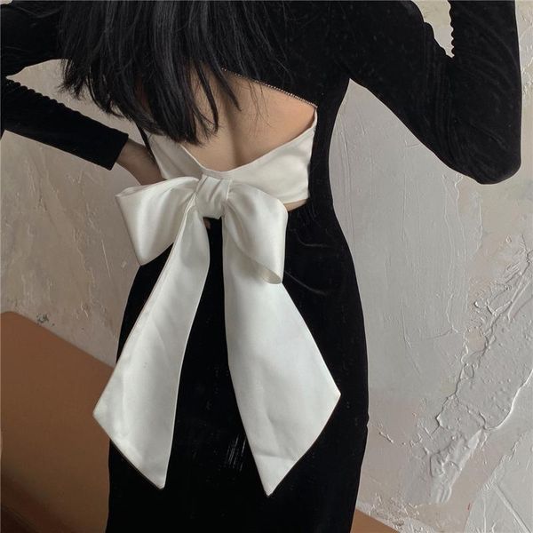 casual dresses french retro square collar black velour long sleeve dress women's fall 2021 mid-length with bowknot back, Black;gray
casual dresses french retro square collar black velour long sleeve dress women's fall 2021 mid-length with bowknot back, Black;gray