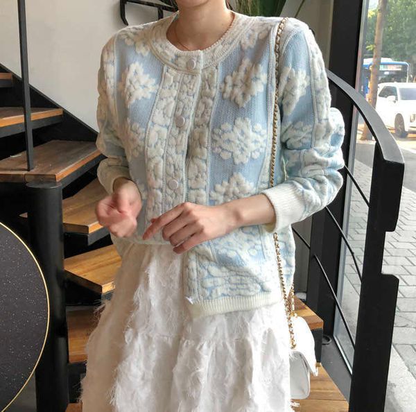 korea casual blue o-neck single-breasted knit cardigan sweater embroidery floral sweet chic fashion retro coat 210526, White
korea casual blue o-neck single-breasted knit cardigan sweater embroidery floral sweet chic fashion retro coat 210526, White