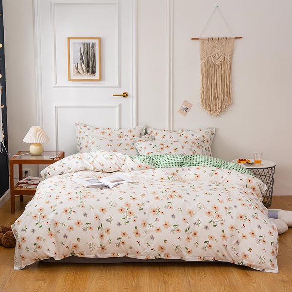 solid color 1 bed sheet and 2 pillow shams, king ,twin ,full size,4 pieces bedding set duvet cover sets
solid color 1 bed sheet and 2 pillow shams, king ,twin ,full size,4 pieces bedding set duvet cover sets