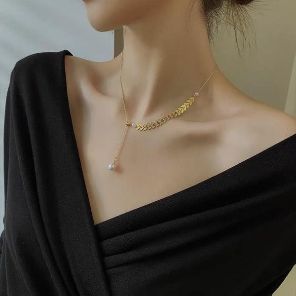 chokers beads women's neck chain kpop pearl choker necklace fishbone goth chocker jewelry on the pendant 2021 collares for girl, Golden;silver
chokers beads women's neck chain kpop pearl choker necklace fishbone goth chocker jewelry on the pendant 2021 collares for girl, Golden;silver