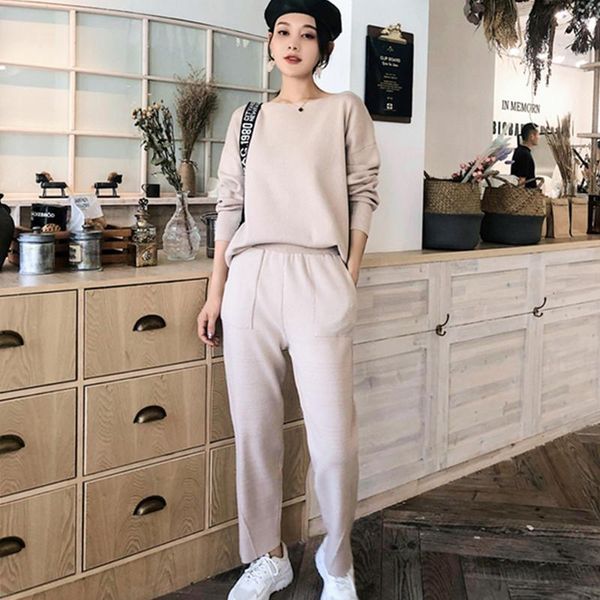 women's tracksuits 2021 o-neck solid two piece set women long sleeve knitted sweater + double pockets elastic waist pants casual tracks, Gray
women's tracksuits 2021 o-neck solid two piece set women long sleeve knitted sweater + double pockets elastic waist pants casual tracks, Gray