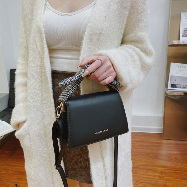 evening bags 2021retro women shoulder bowknot designer handbags pu leather crossbody messenger bag large purse
evening bags 2021retro women shoulder bowknot designer handbags pu leather crossbody messenger bag large purse