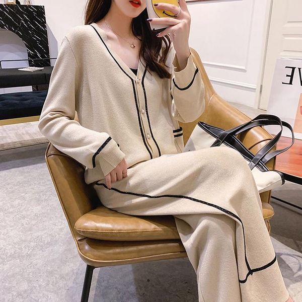 women's two piece pants early autumn retro easy matching casual knitting suit hong kong style chic fashion cardigan wide leg two-piece, White
women's two piece pants early autumn retro easy matching casual knitting suit hong kong style chic fashion cardigan wide leg two-piece, White
