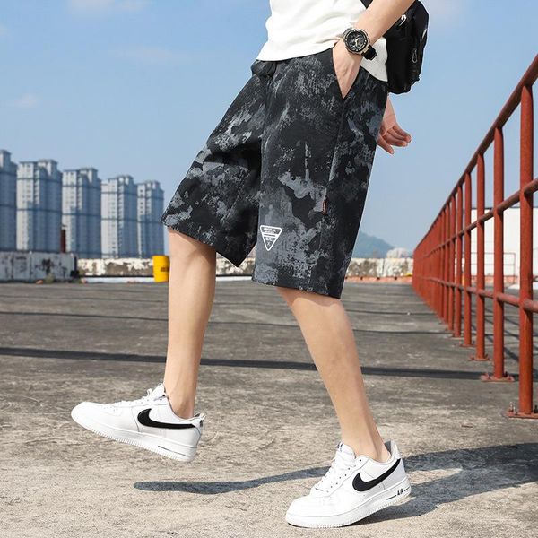 men's shorts male 2021 summer youth beach five-point pants korean version of loose sports trend, White;black
men's shorts male 2021 summer youth beach five-point pants korean version of loose sports trend, White;black