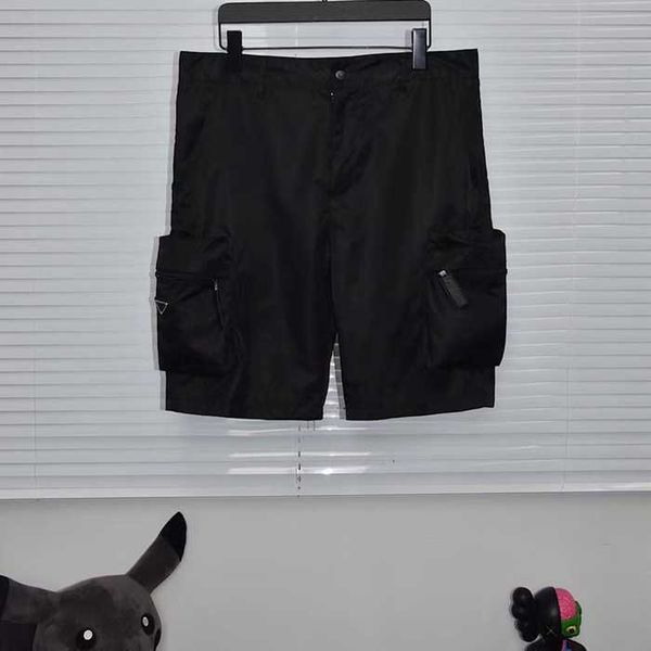 fashion outlet 21ss chrome fengchao brand pra triangle zipper large pocket tooling shorts versatile casual capris for men and women, White;black
fashion outlet 21ss chrome fengchao brand pra triangle zipper large pocket tooling shorts versatile casual capris for men and women, White;black