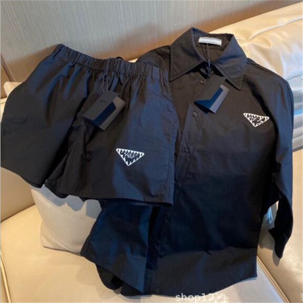 luxury designer women's tracksuits summer style lnverted triangle seven-quarter sleeve shirt with loose shorts casual suit women two pi, Gray
luxury designer women's tracksuits summer style lnverted triangle seven-quarter sleeve shirt with loose shorts casual suit women two pi, Gray