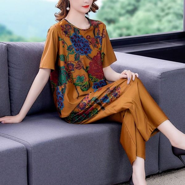 summer high end silk clothes women's two piece suit short sleeve printed t-shirt + wide leg pants, White
summer high end silk clothes women's two piece suit short sleeve printed t-shirt + wide leg pants, White