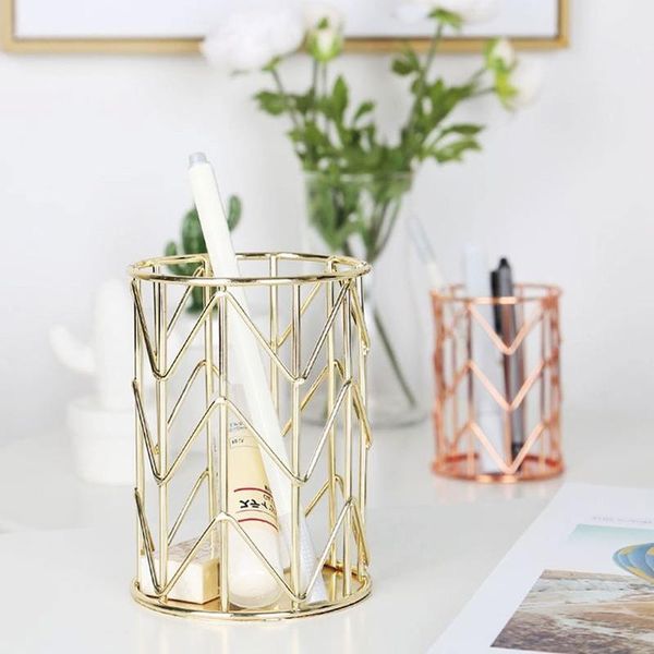 cosmetics storage makeup brushes box cylindrical case lipstick brush pen racks holder make up organizer iron boxes & bins
cosmetics storage makeup brushes box cylindrical case lipstick brush pen racks holder make up organizer iron boxes & bins