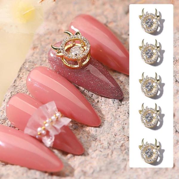 1pcs cow year 3d alloy nail rhinestone diy shiny art decorations crystal jewelry zircon manicure accessories 2021, Silver;gold
1pcs cow year 3d alloy nail rhinestone diy shiny art decorations crystal jewelry zircon manicure accessories 2021, Silver;gold