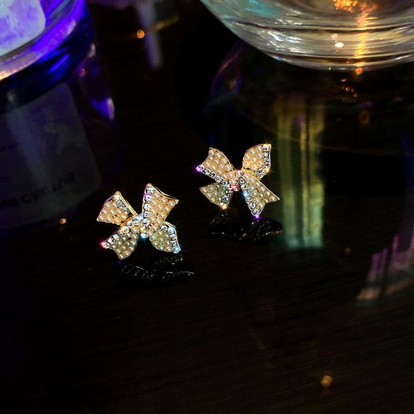genuine gold electroplating 925 silver needle mori series diamond inlaid bow earrings simple temperament earrings fashion net red earrings
genuine gold electroplating 925 silver needle mori series diamond inlaid bow earrings simple temperament earrings fashion net red earrings