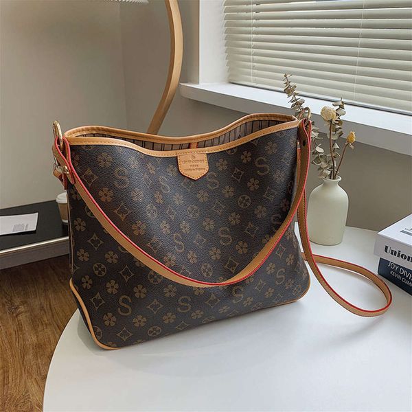 fashion shoulder bag medieval armpit 2022 large capacity texture shopping crossbody ladies classic handbag
fashion shoulder bag medieval armpit 2022 large capacity texture shopping crossbody ladies classic handbag