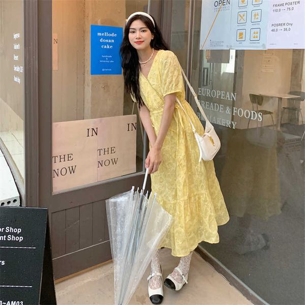 6540 flower bubble sleeve drs v-neck temperament waist slim, Black;gray 
6540 flower bubble sleeve drs v-neck temperament waist slim, Black;gray