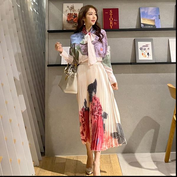 elegant floral printed 2 piece womens tracksuits suits long sleeve bow collar chiffon shirt amp pleated high waist skirt, Gray
elegant floral printed 2 piece womens tracksuits suits long sleeve bow collar chiffon shirt amp pleated high waist skirt, Gray