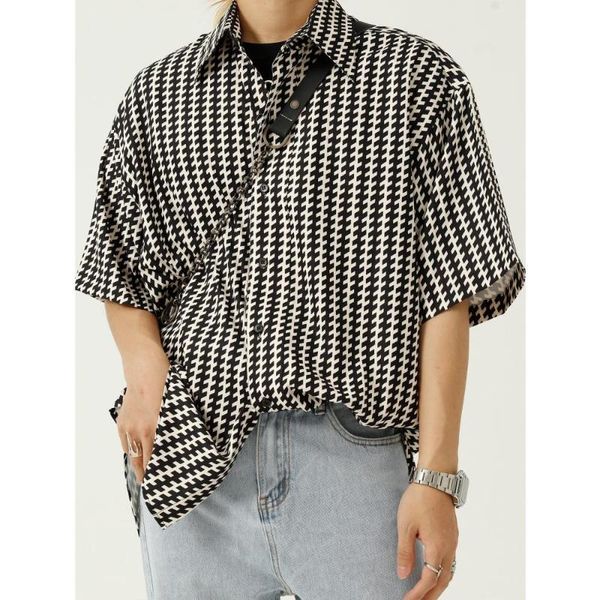 men's casual shirts 2021 summer print short sleeve shirt men's thin loose fashion ruffian handsome light cooked cardigan, White;black
men's casual shirts 2021 summer print short sleeve shirt men's thin loose fashion ruffian handsome light cooked cardigan, White;black