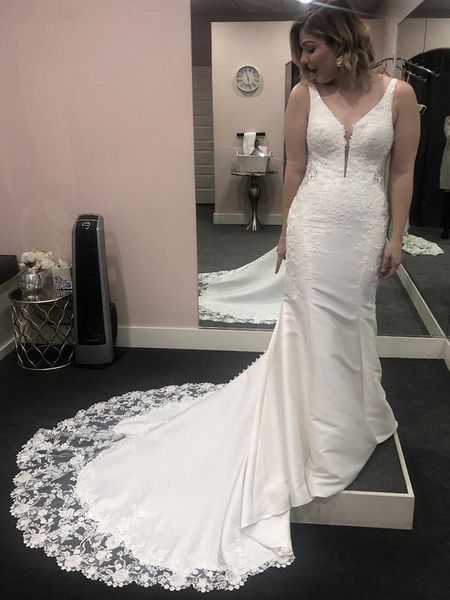 deep v neck lace mermaid wedding dresses bridal gowns with beaded appliques sweep train backless plus size robe de marriage, White
deep v neck lace mermaid wedding dresses bridal gowns with beaded appliques sweep train backless plus size robe de marriage, White