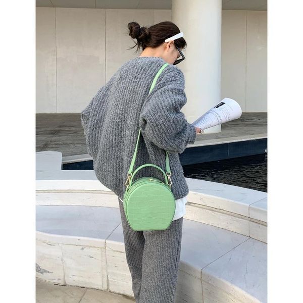 shoulder bags 2021 design fashion small circular bag exquisite female leather crossbody for woman
shoulder bags 2021 design fashion small circular bag exquisite female leather crossbody for woman