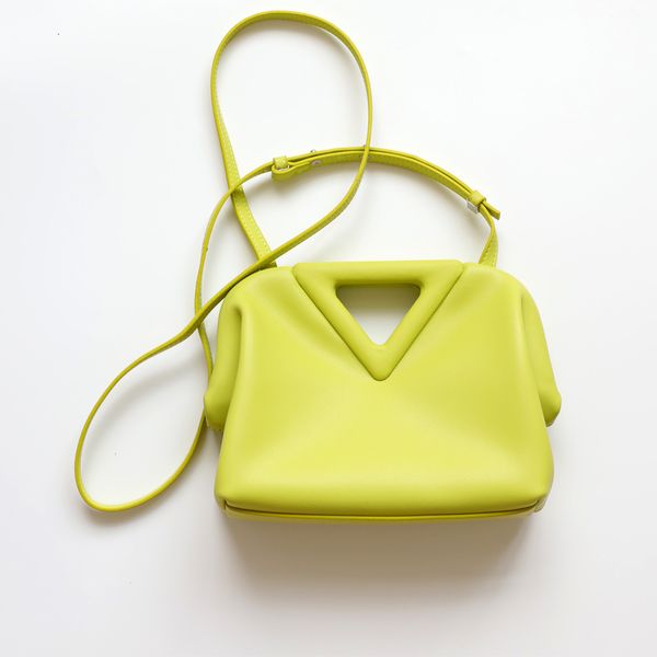 70% off design hand new inverted triangle real cow leather ins same clip candy cloud portable one shoulder slant cross women's bag jl53, Red;black
70% off design hand new inverted triangle real cow leather ins same clip candy cloud portable one shoulder slant cross women's bag jl53, Red;black